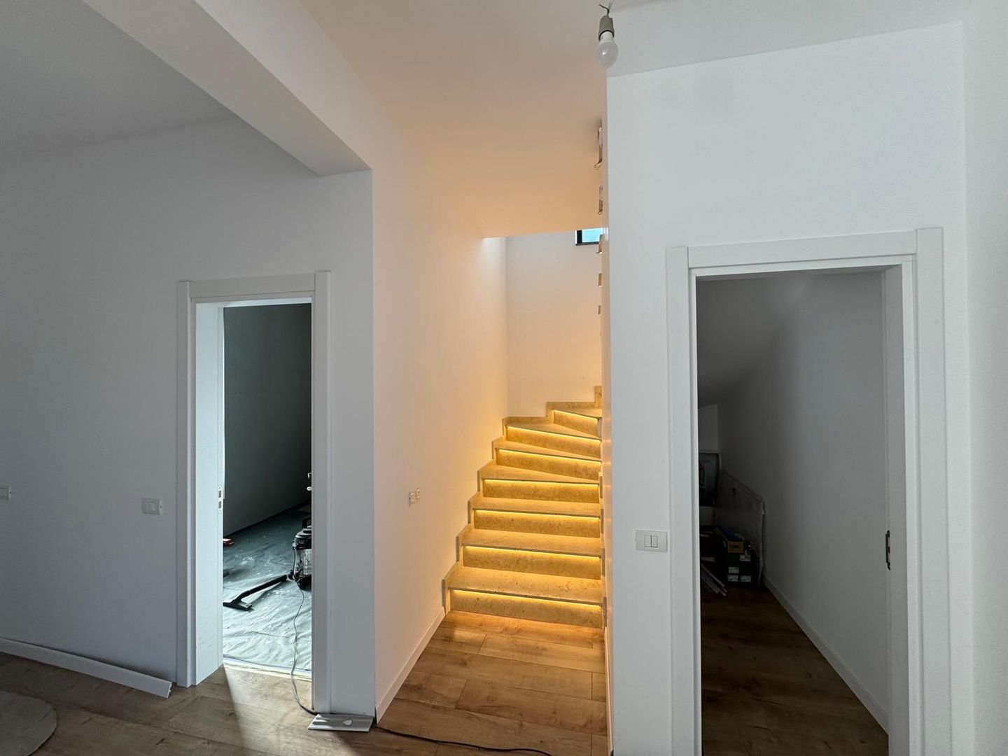 Vila 4 camere I Tunari Centru I Vanzare I Premium - Poză 8