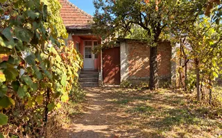Casă cu spațiu comercial la stradă | Curte | Grădină | Oradea - Poză 13