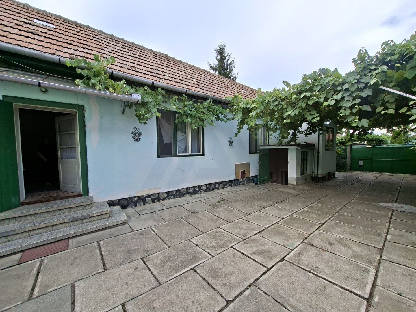 Casa individuala 90 mp utili 4 camere si teren 252 mp in Sibiu Tiglari - Poză 1
