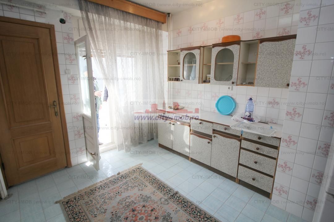 Vanzare 2 apartamente  in   VILA Drumul Sarii P + 2 - Poză 36