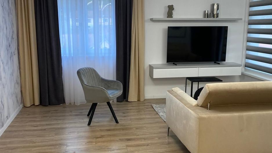 𝗔𝗽𝗮𝗿𝘁𝗮𝗺𝗲𝗻𝘁 𝗶𝗻 𝗥𝗲𝘀𝗶𝘁𝗮 _𝗕𝗟𝗢𝗖 𝗡𝗢𝗨 _𝗠𝗢𝗕𝗜𝗟𝗔𝗧_ - Poză 6