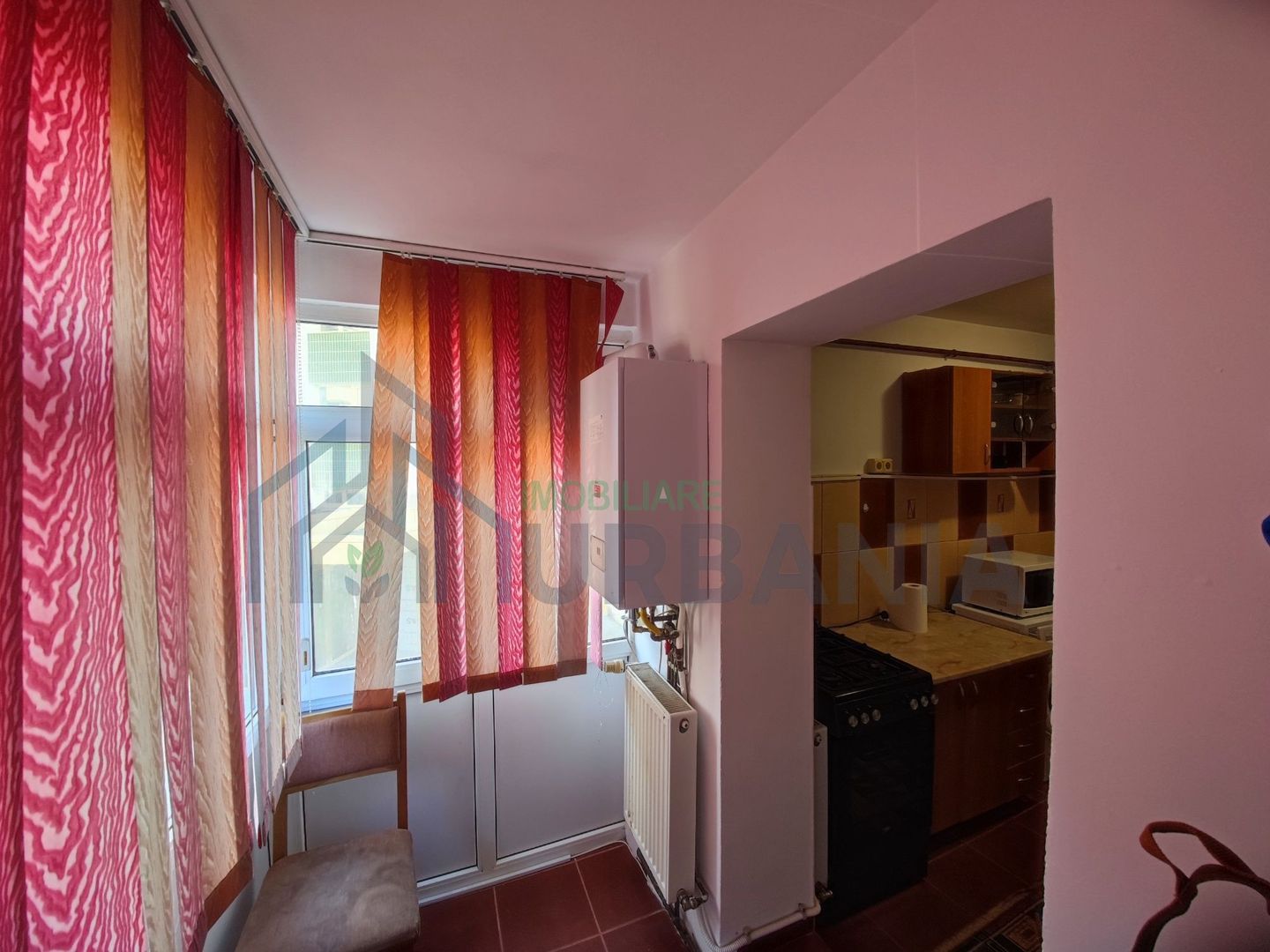 # - Apartament cu o cameră - 5 minute de Podu Roș - Poză 3