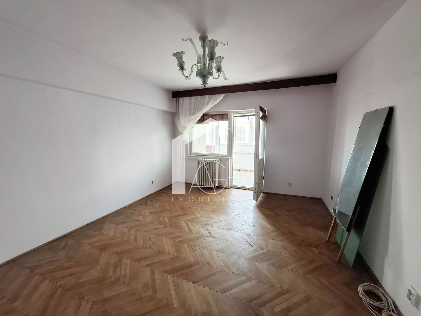 Apartament cu 3 camere, decomandat, Piata Mihai Viteazu - Poză 2