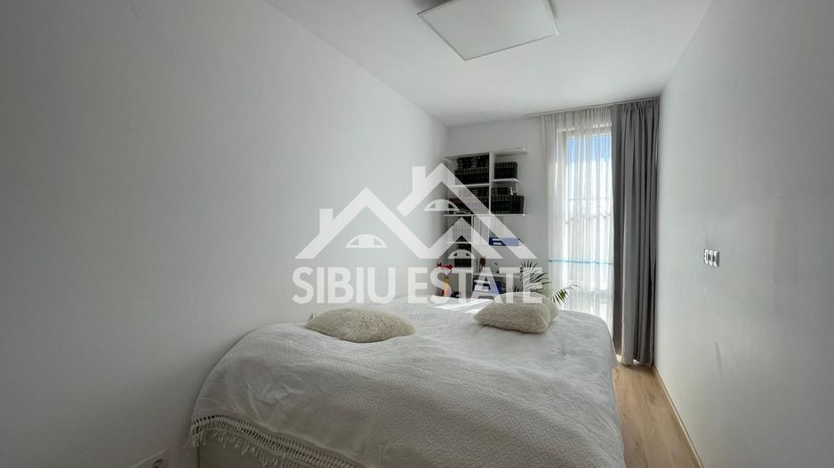 Casa cvadruplex de vanzare 4 camere, 2 locuri de parcare - Poză 12