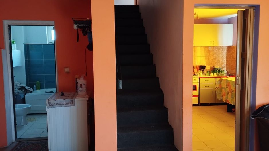 DARZA - CREVEDIA, CASA 7 CAMERE - Poză 9