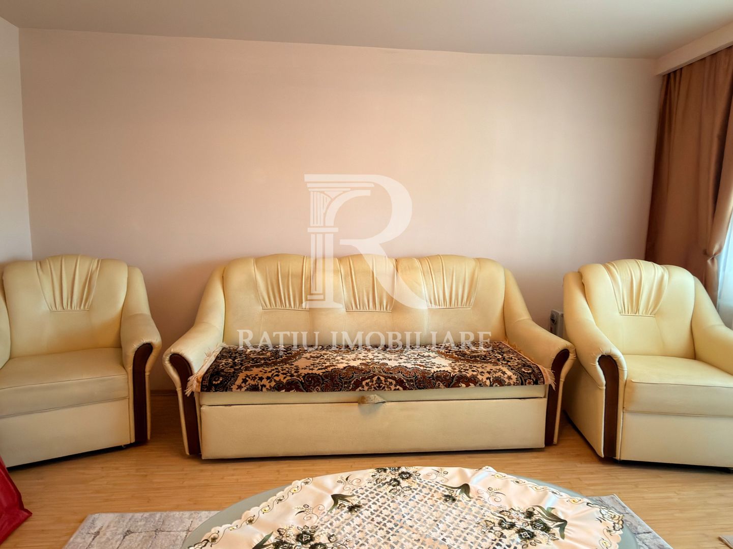 Apartament renovat 3 camere | Nufărul | Oradea - Poză 1
