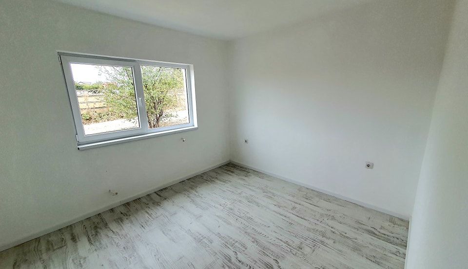 Case noi și ieftine, pe lacul Crevedia. - Poză 7