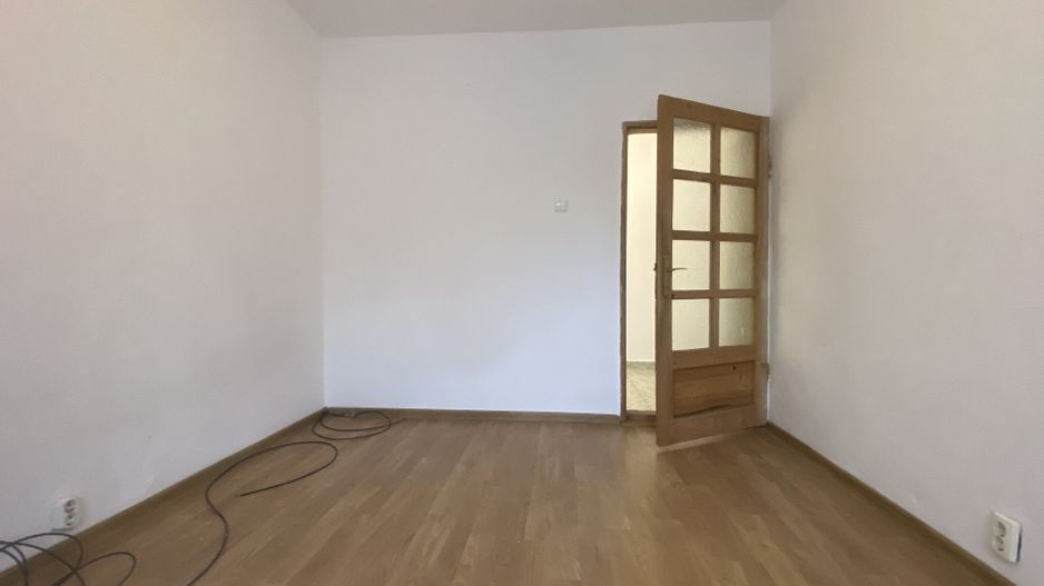 Micro 3, etajul 1! Vanzare apartament cu 3 camere, decomandat - Poză 6
