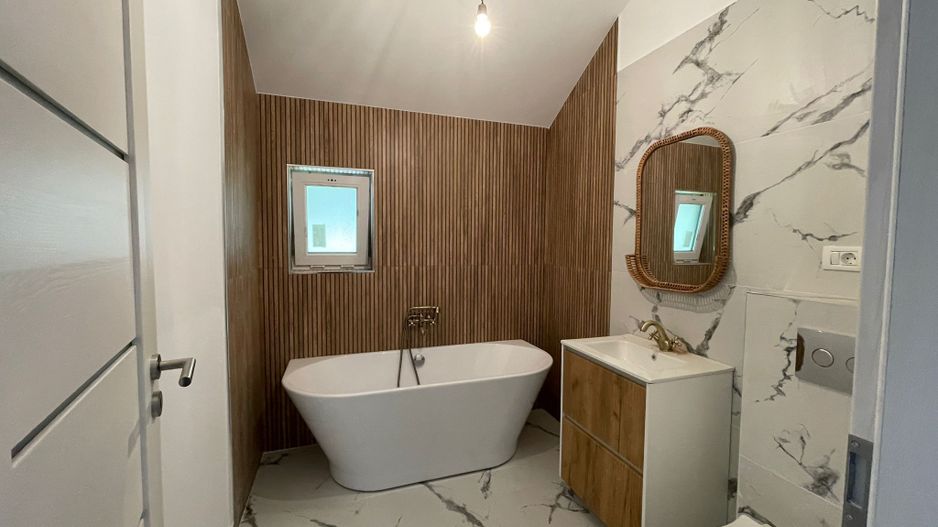 Duplex-4 camere-pozitie excelenta-la asfalt-Remetea Mare - Poză 11