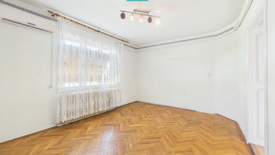 Casă cu 4 camere în Bujac - Poză 5