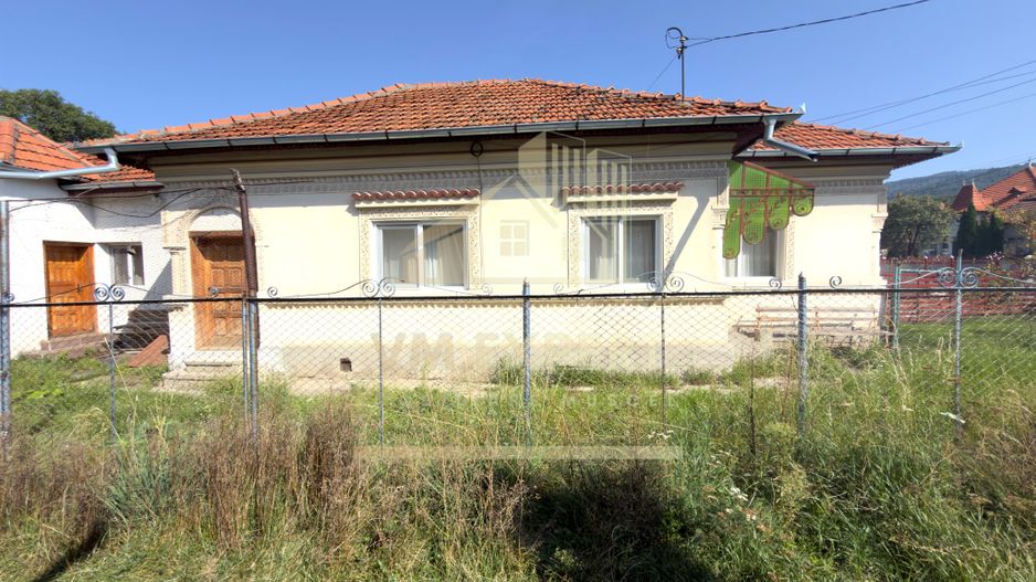 CASĂ 4 CAMERE TEREN 1316 MP LEREȘTI ARGEȘ - Poză 2