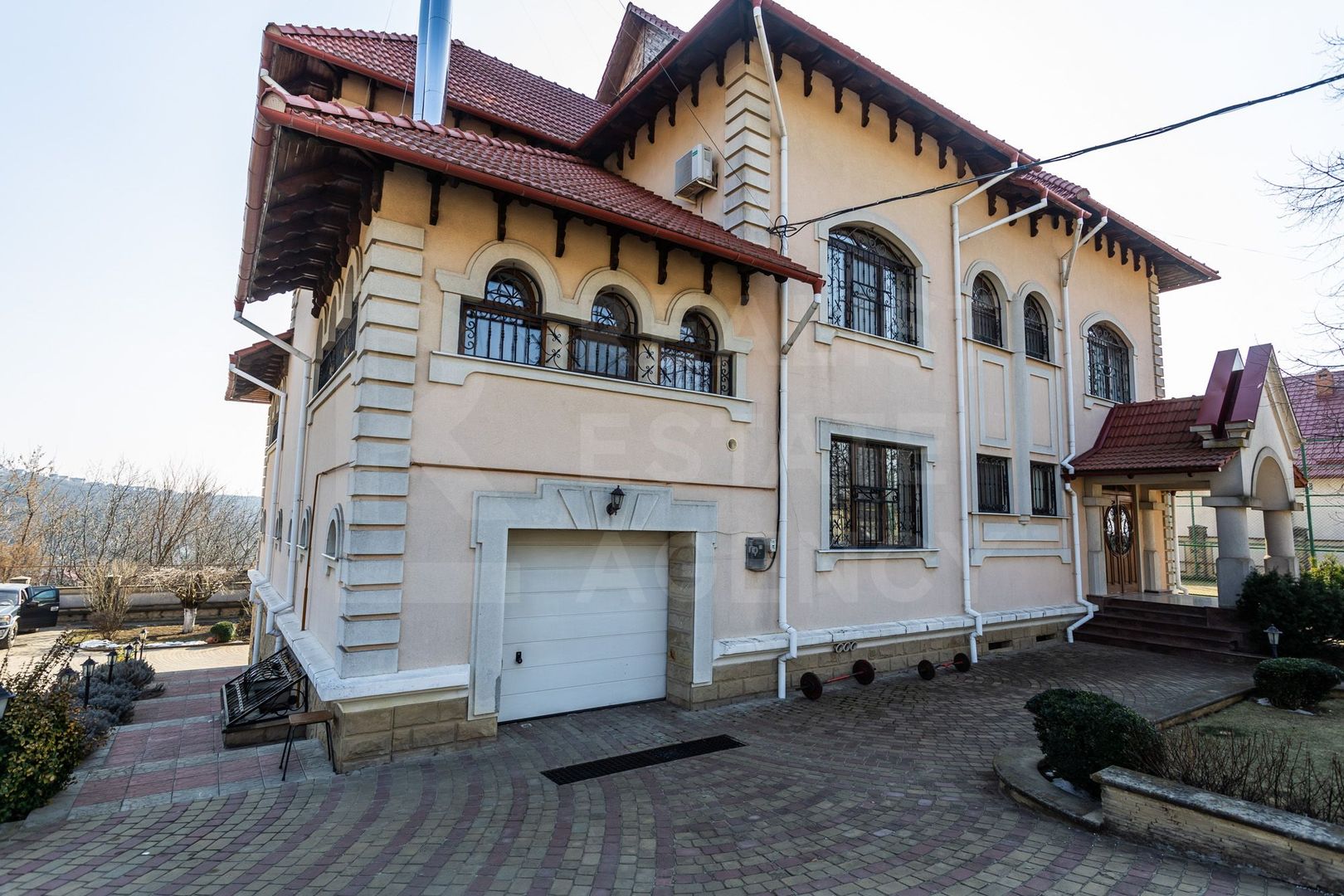 Vânzare casă de lux, 700 mp + 22 ari, situată în Tohatin - Poză 36