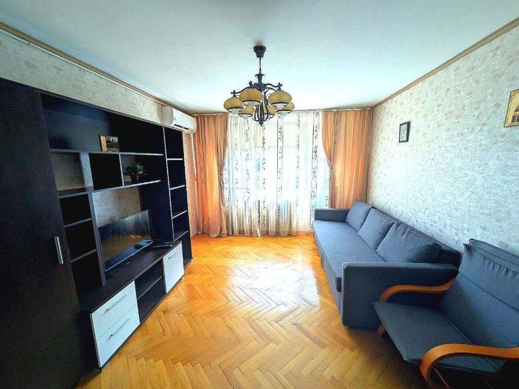 Apartament 4 camere. Decomandat. 2 Bai. Parcare. Brancoveanu. Huedin. - Poză 2