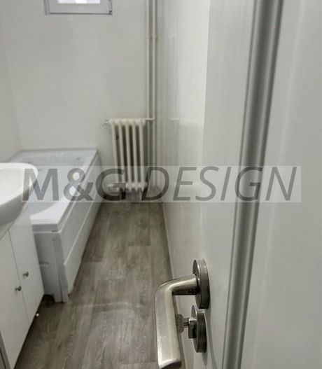 Apartament 3 camere  Dacia etaj 1 cu centrala - Poză 7