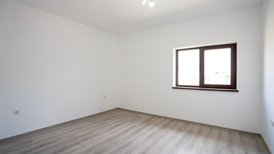 Casa la cheie Nojorid 3 dormitoare 2 bai - Poză 11