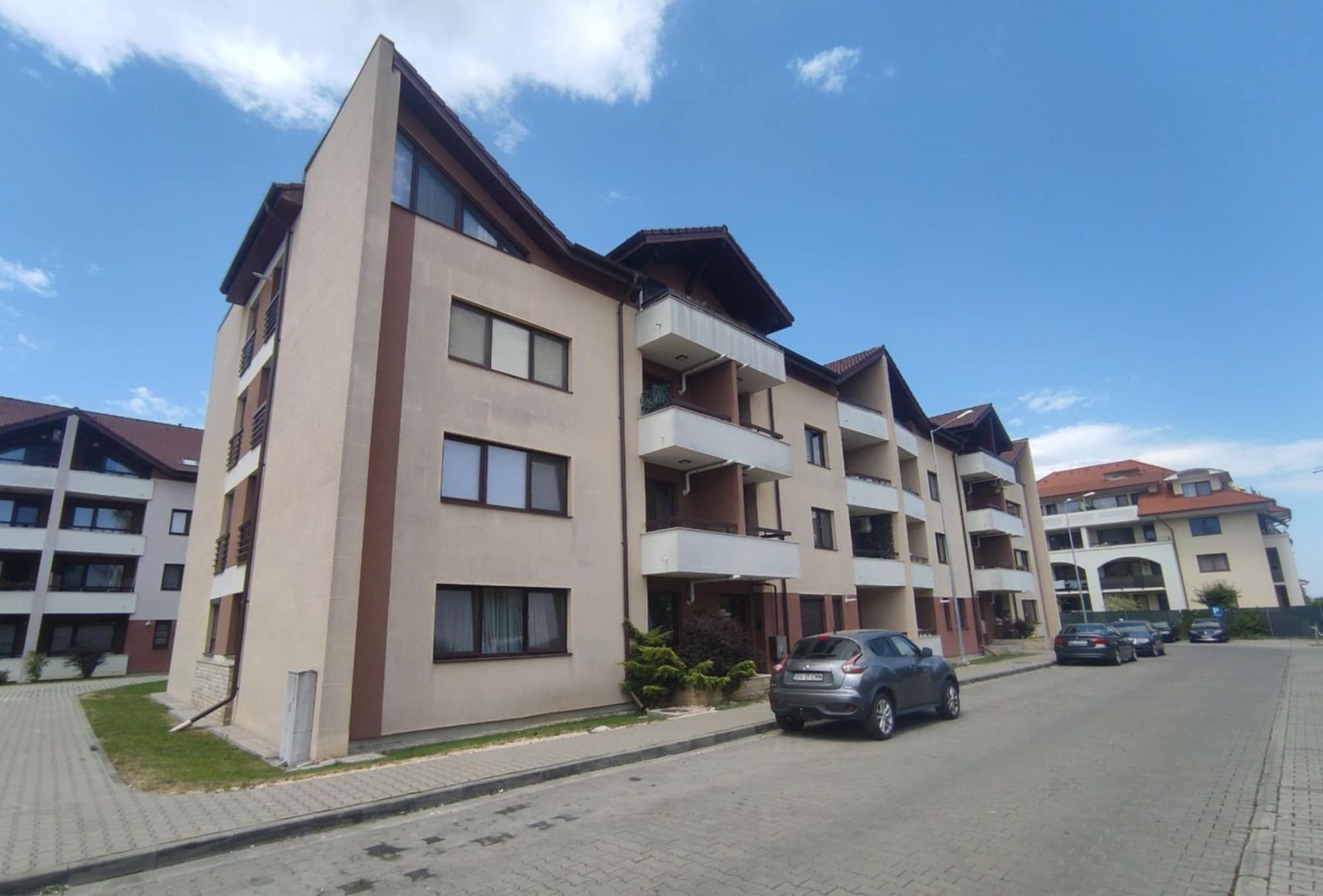 Inchiriem apartament 2 camere spatios intr-un bloc tip vila zona Tractorul - Poză 15
