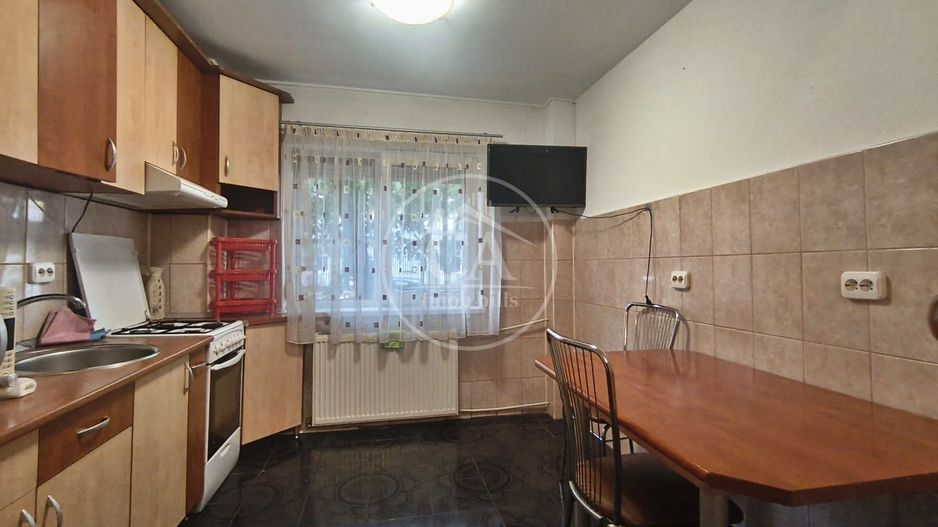 Apartament cu 2 camere de vânzare în zona Rogerius, Oradea - Poză 7