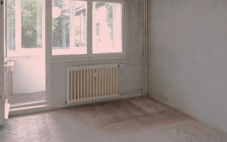 3 Camere în Astra Etaj 1 Vedere Liberă Necesită Renovare - Poză 6
