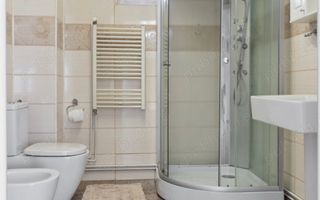 Cladire cu spatiu comercial stradal - Poză 7