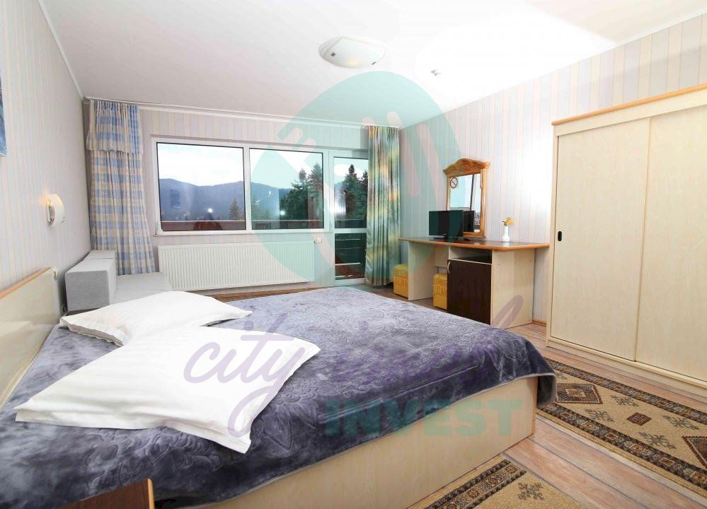 Vila cu 24 de camere cu priveliste superba ideal investitie in PREDEAL - Poză 32