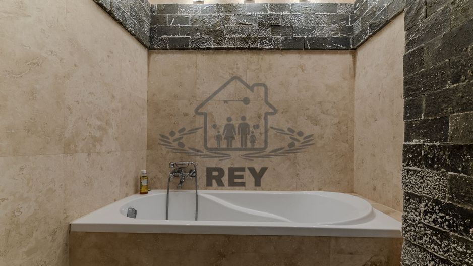 De Vânzare Vila Superba la liziera parcului Sub Arini - Poză 12