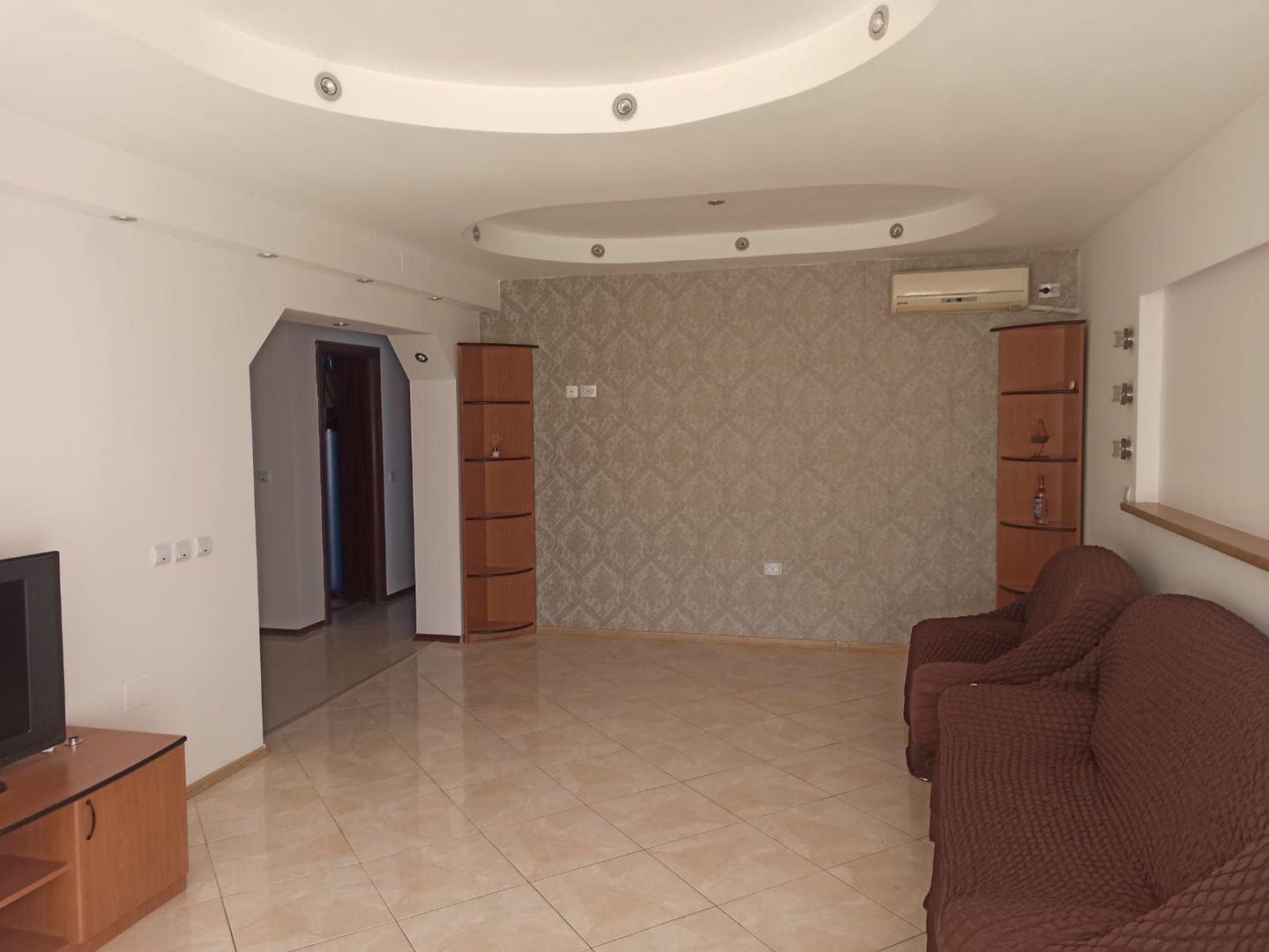 Casa 5 camere, 250 mp teren liber, adiacent șoseaua Leordeni - Poză 5