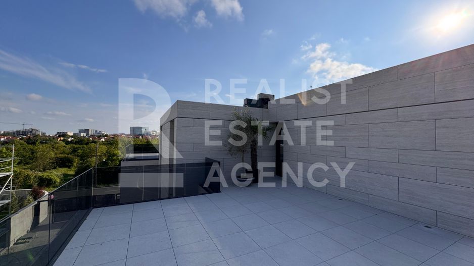 Vilă Spațioasă cu grădină privată în Nordul Capitalei. - Poză 11