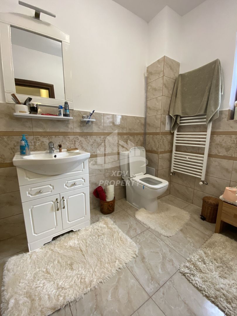 Vila  Frumoasa , Sibiu ,6 camere , 5 Bai , mobilata ,utilata - Poză 31