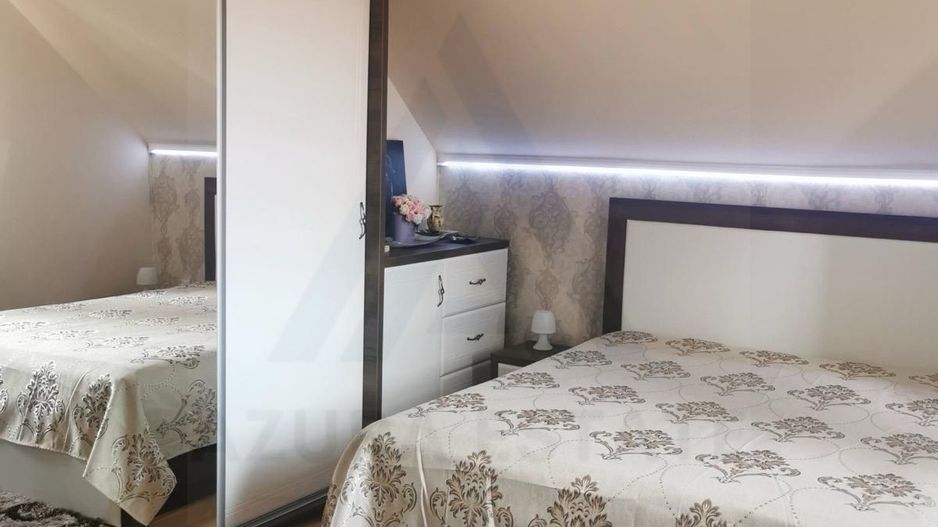 Casa individuala cu garaj 60 mp si teren+gradina 2650 mp in Porumbacu - Poză 3