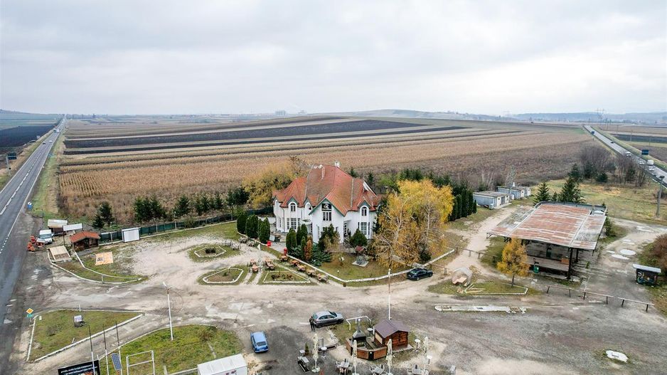 Potential Imobiliar remarcabil, recomandat domeniului Petrolier & HoReCa, DN11 - Poză 6