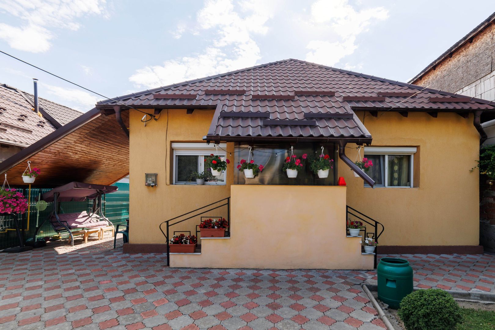 Casă cu teren de 634 mp și beci | Calea Câmpulung, Pitești - Poză 3