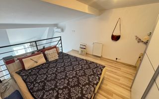 1 camera scara interioara, deosebit zona Blascovici - Poză 4