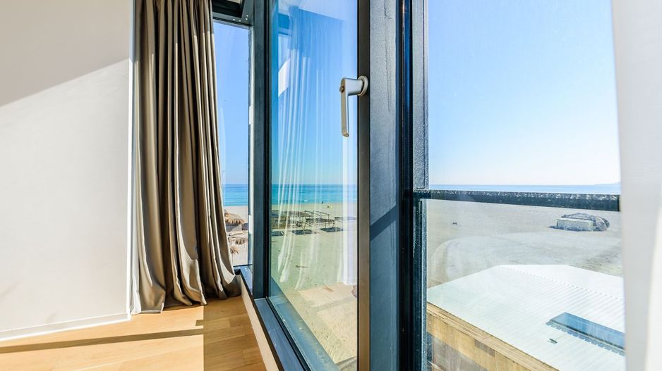 Apartamentul de la Malul Mării – Eleganță Contemporană în Inima Stațiunii - Poză 16