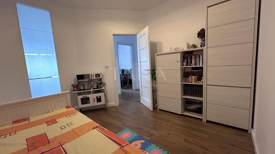 Apartament 2 camere + living cu bucătărie, zona Metro - Poză 4