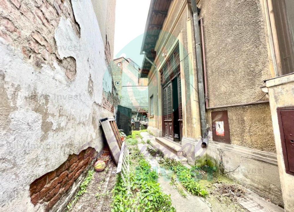 CASA CU CURTE PROPRIE PARCUL CAROL - Poză 2