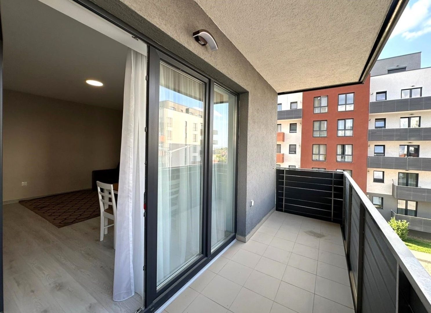 Vanzare apartament nou mobilat cu parcare si boxa Avantgarden 3 - Poză 6