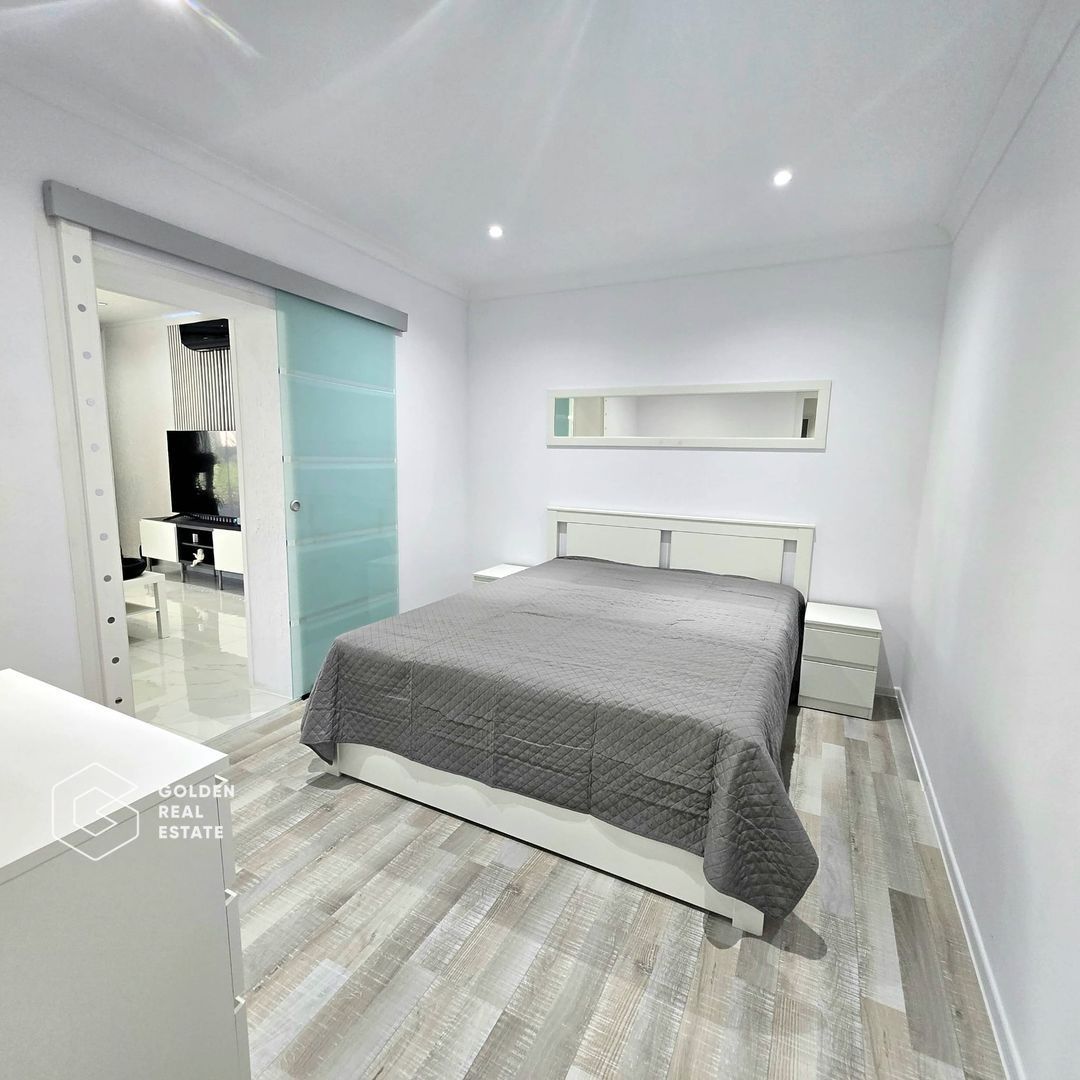 Casă cu design deosebit în Vladimirescu - Poză 11