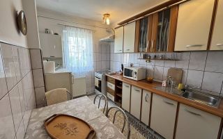 Apartament cu 3 camere / balcon / pivnita / zona Valea Aurie - Poză 2