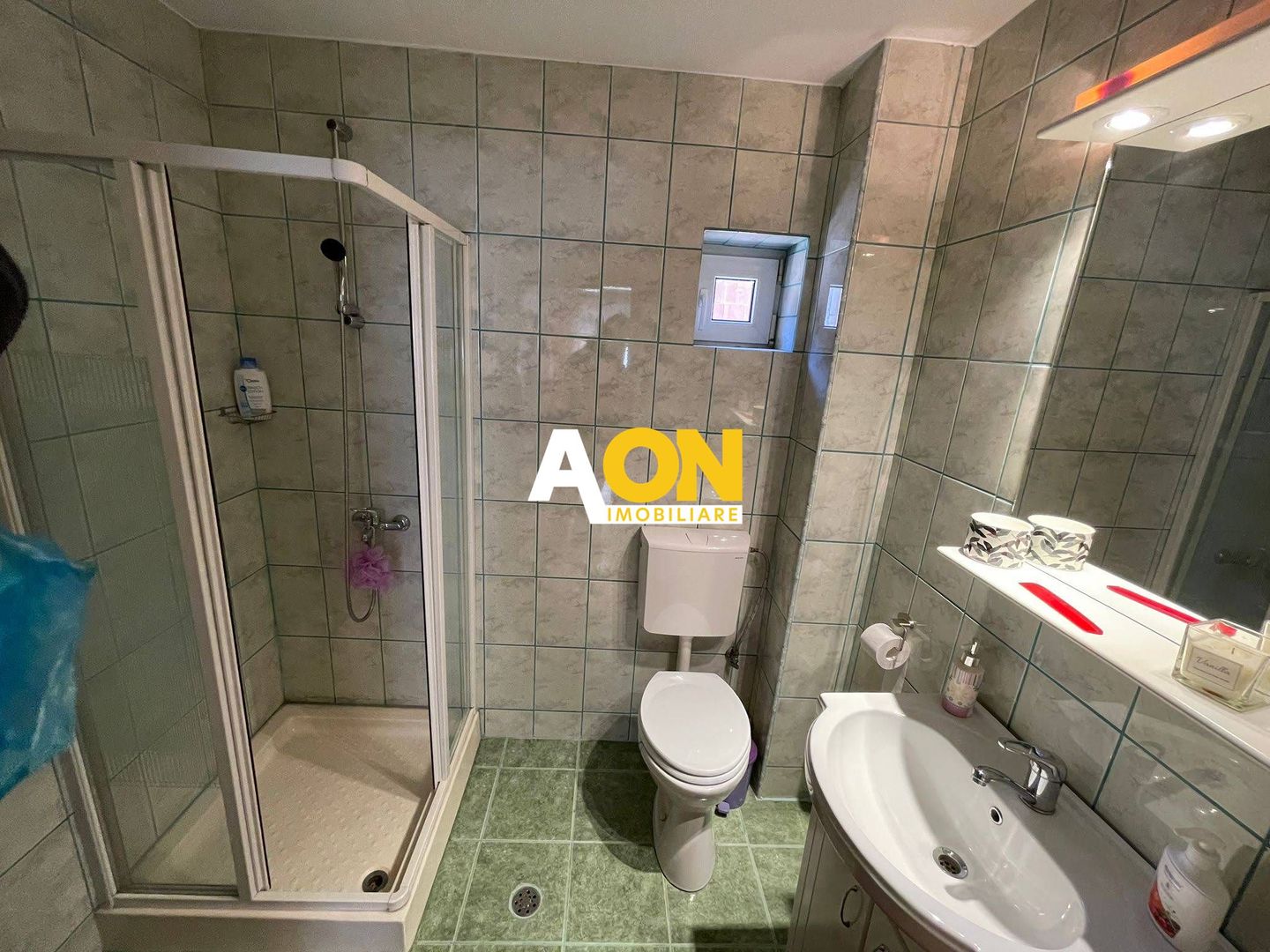 Casă cu 6 camere, teren 912 mp, garaj dublu, în zona Cetate-Schit - Poză 8
