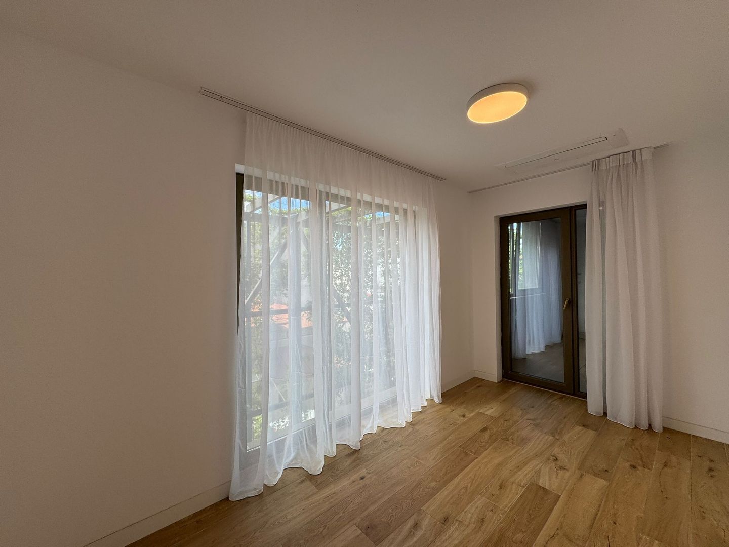 Apartament 3 camere | Parcare subterana | Viitorului 134 Central Distr - Poză 8
