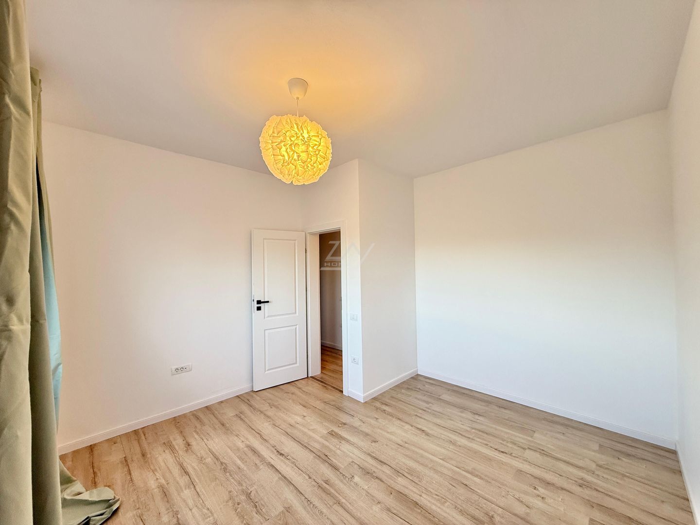 PRIMA INCHIRIERE. Casa moderna si cocheta. Curte amenajata. Loc de parcare. - Poză 22