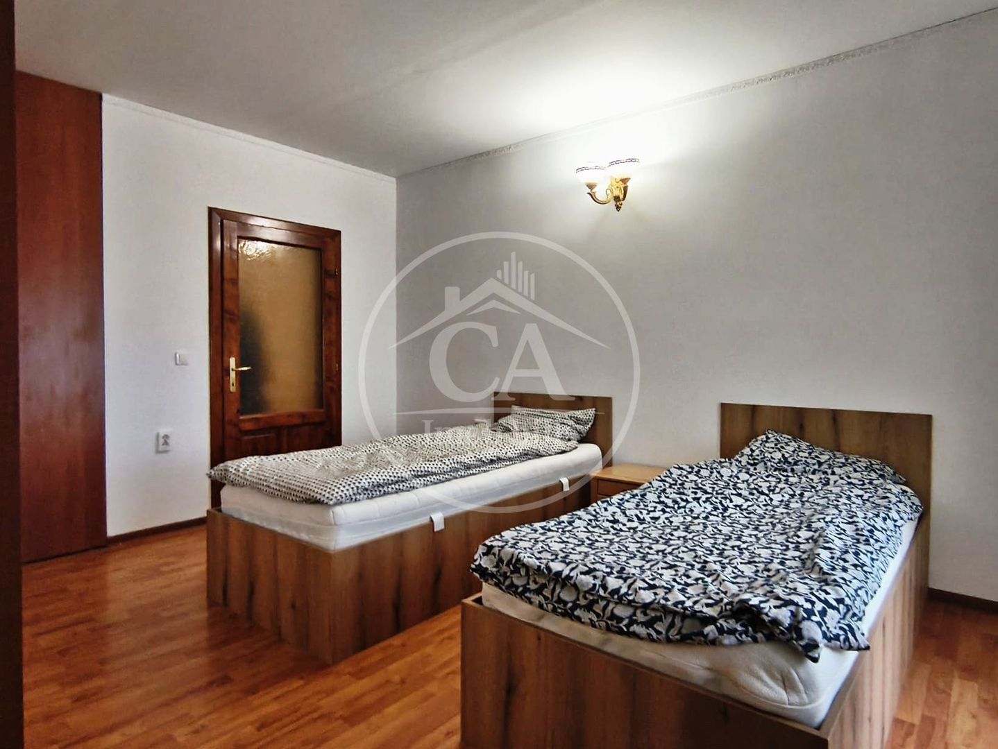 Casa de închiriat cu 6 camere în Cartierul Oncea, Oradea - Poză 12