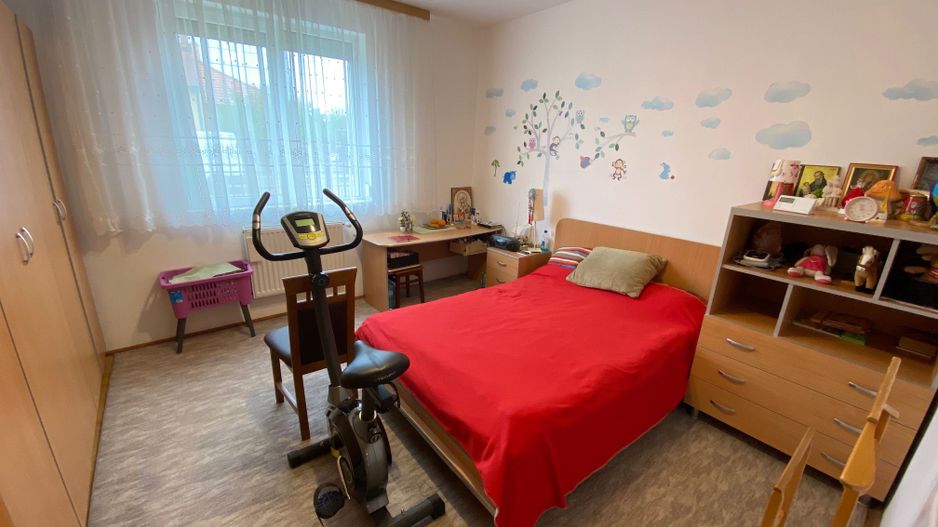Casa cu 2 apartamente in zona Braytim - Poză 22