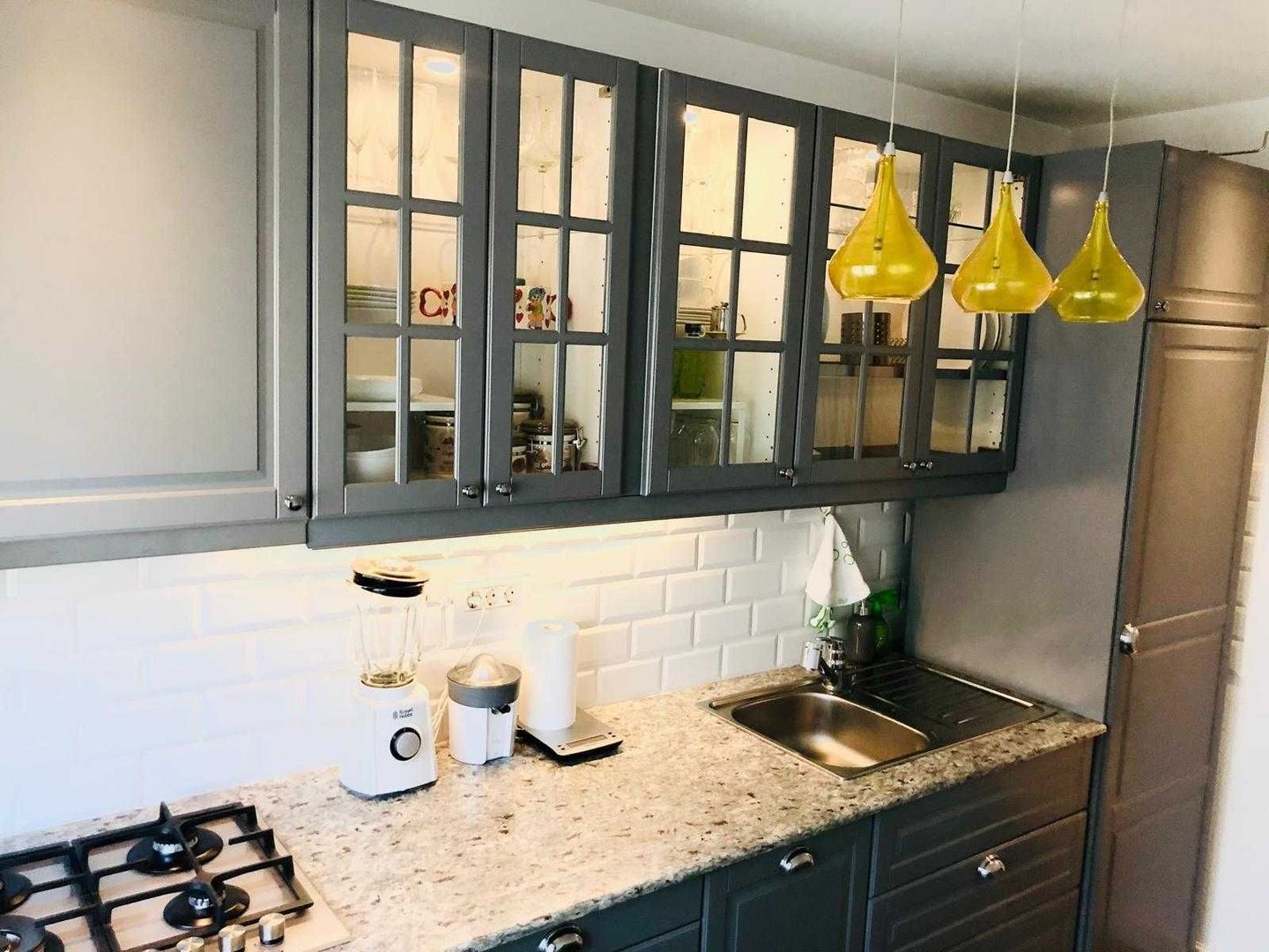 3 camere renovate, 2 bai, 2 balcoane, boxa la subsol, zona Diham - Poză 3
