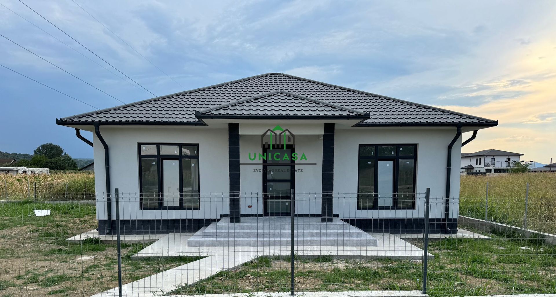 Casa Budesti-3 camere - Poză 1