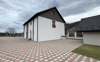 Vila la 13 km de Onesti - Poză 35
