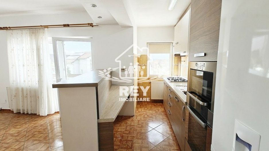Apartament 4 camere cu garaj zona Strand- V.Aurie - Poză 26