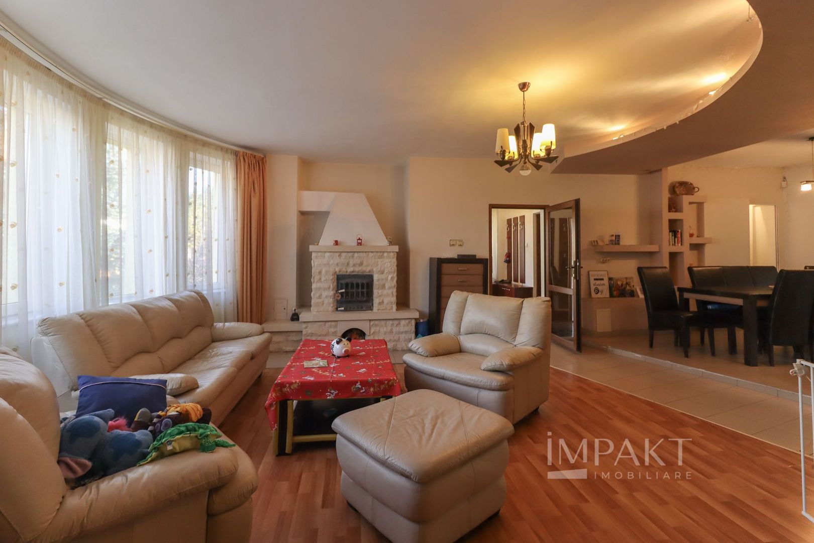 Vila moderna in Europa, curte spatioasa si garaj! - Poză 2