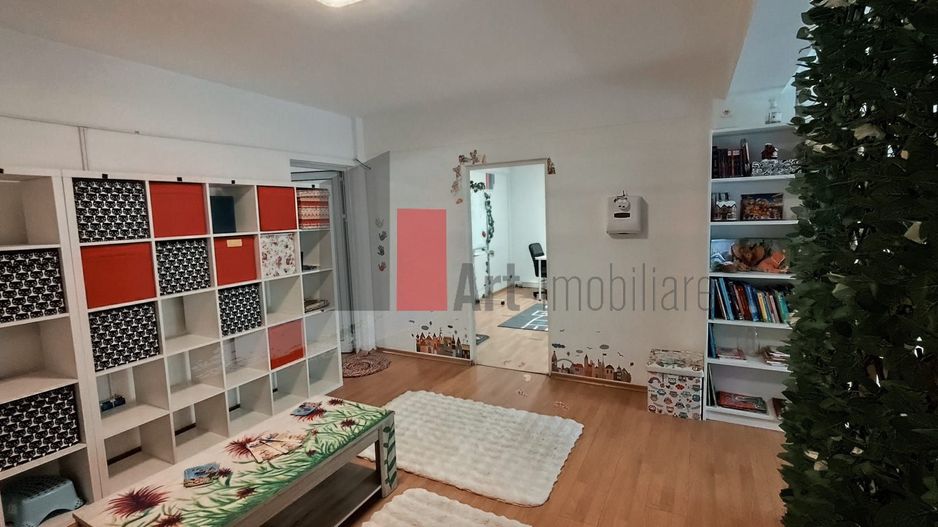 Vila de inchiriat/ Spatiu comercial.(etaj1/mansarda) Domenii - Poză 12