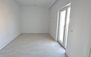 Duplex spatios cu garaj si pereti dublii - Poză 13